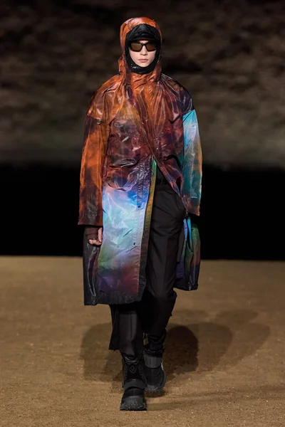 Look 75